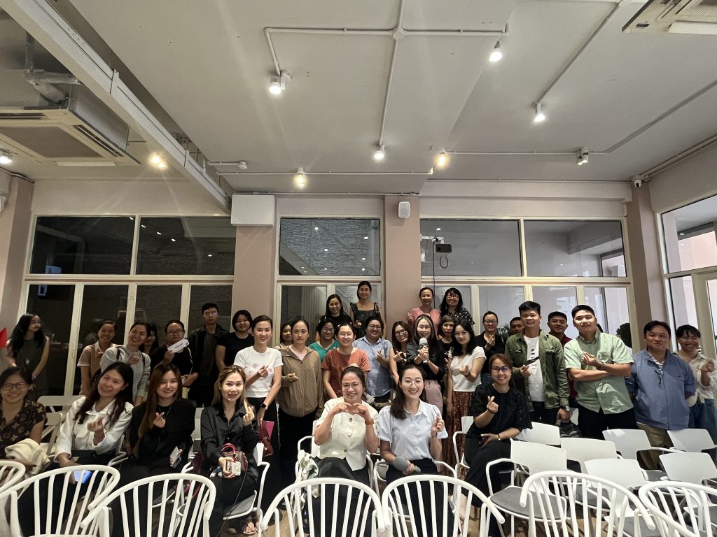 Tiểu thương Sài Gòn hào hứng tham gia event "Giải Đáp Thắc Mắc Về Thuế & Hóa Đơn Cho Hộ Kinh Doanh SGCLX" 16 IMG 4069