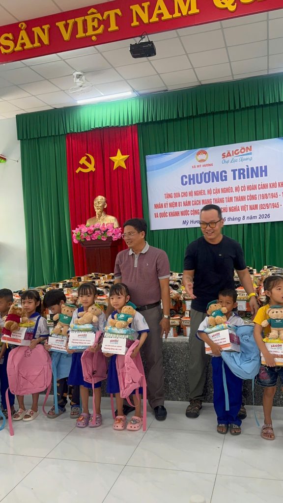 Sài Gòn Chợ Lạc Xoong mang niềm vui đến bà con và các em học sinh Mỹ Hương, Sóc Trăng 21 1787719821365 8768417920205596231 g9039015788748176537 ab2a9d25169fd05e0f5afdea772e1cd3 2