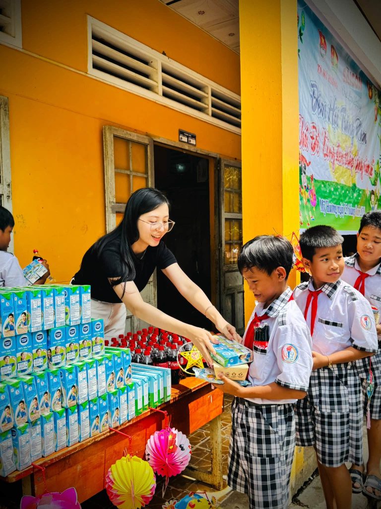Sài Gòn Chợ Lạc Xoong trao 100 phần quà Trung Thu tại Sóc Trăng 16 825273237 1468082948701437 5821330578458028204 n