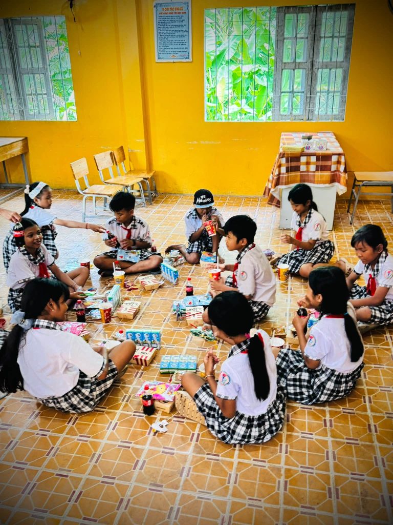 Sài Gòn Chợ Lạc Xoong trao 100 phần quà Trung Thu tại Sóc Trăng 18 825273248 1468083245368074 3709969037694351987 n 1